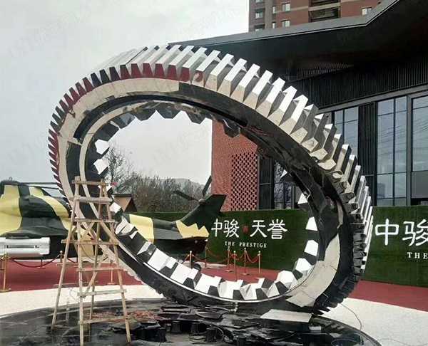 為什么越來越多的地方選擇定做景觀不銹鋼雕塑？
